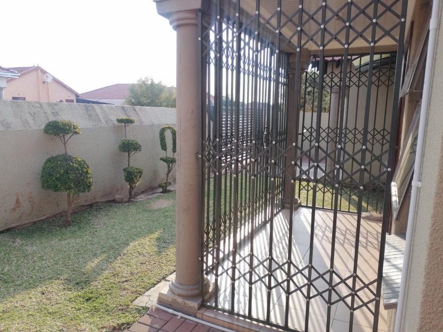 3 Bedroom Property for Sale in Mabopane Unit X North West